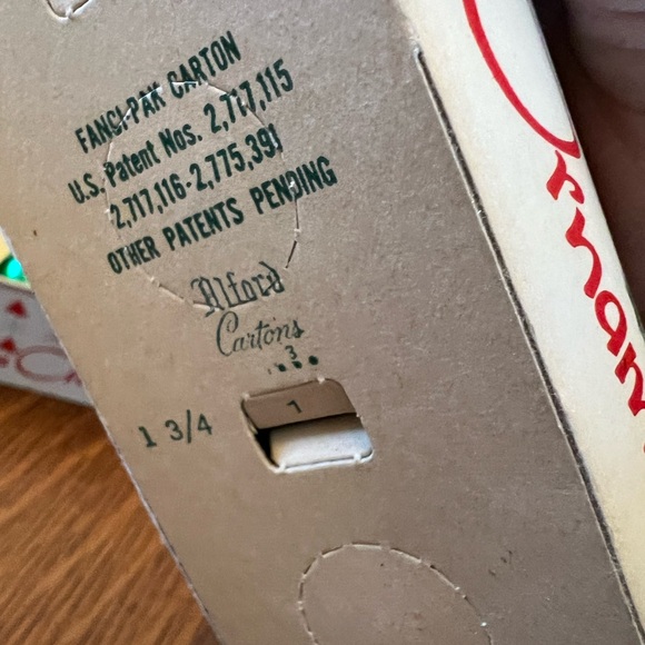 Shiny- Brite Red and Green Ornaments - Picture 5 of 6